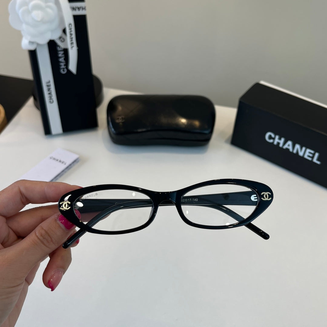 Chanel Cat-Eye Silver Lens Sunglasses for Men & Women - 465127 - detail image 5