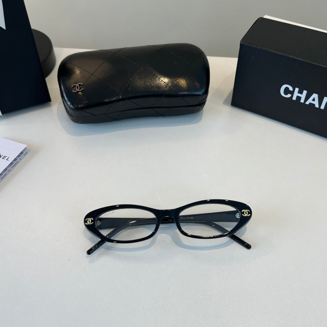 Chanel Cat-Eye Silver Lens Sunglasses for Men & Women - 465127 - detail image 4