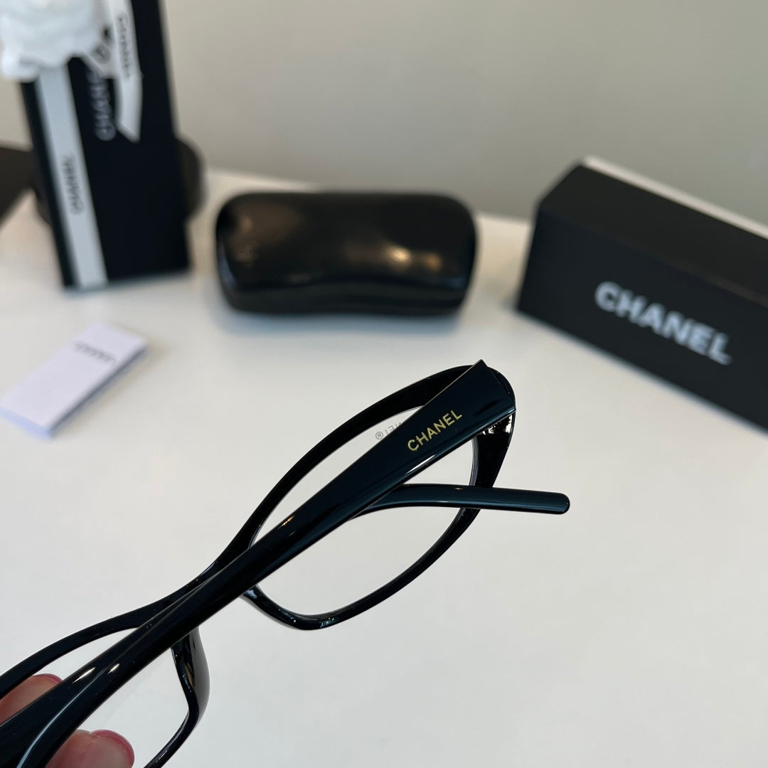 Chanel Cat-Eye Silver Lens Sunglasses for Men & Women - 465127 - detail image 7
