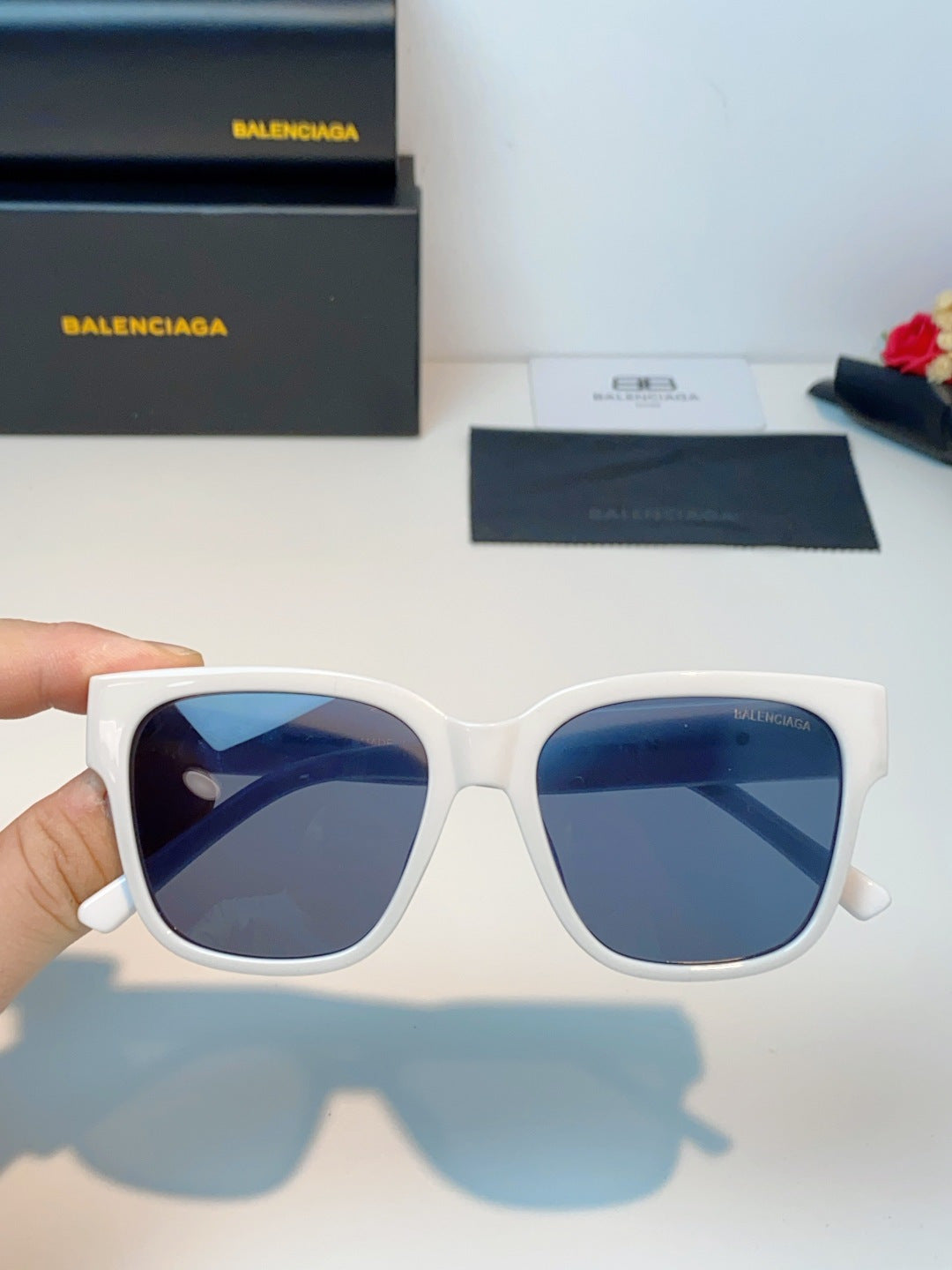 Balenciaga Fashion Silver Lens Sunglasses for Men & Women - 358654 - detail image 4