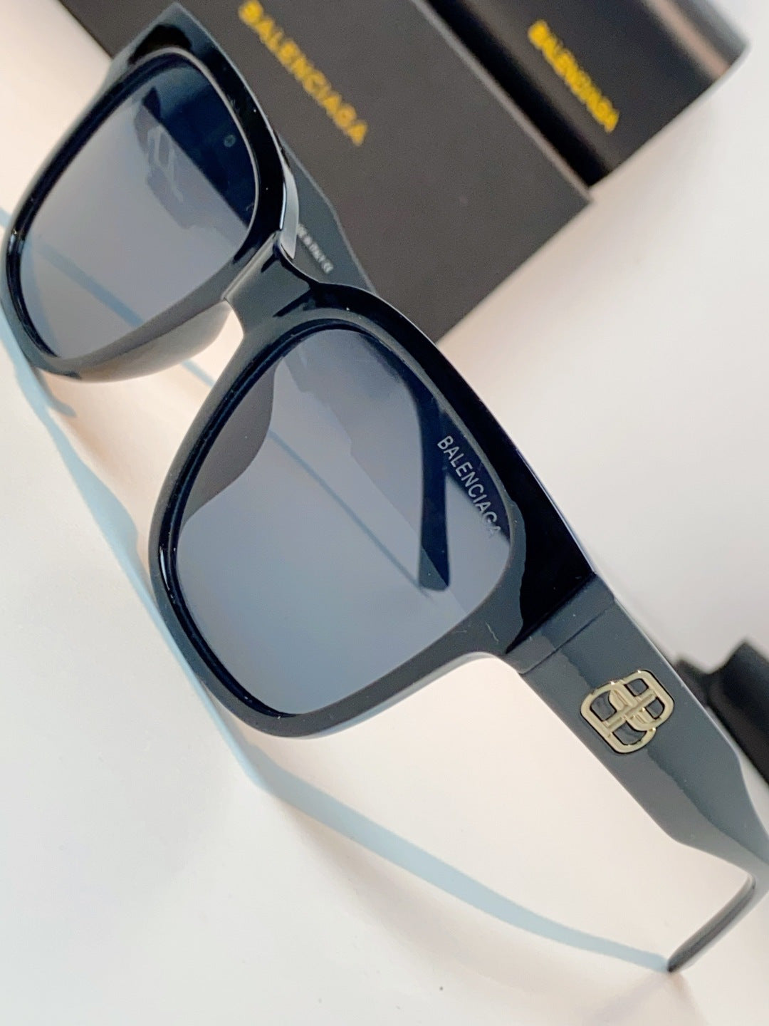 Balenciaga Fashion Red Lens Sunglasses for Men & Women - 358656 - detail image 9