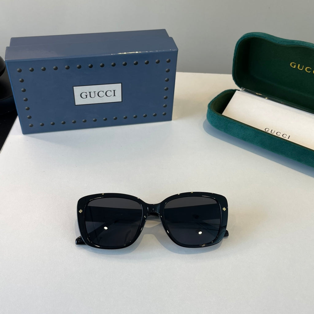 Gucci Oversized Black Lens Sunglasses for Women - 431401 - detail image 4