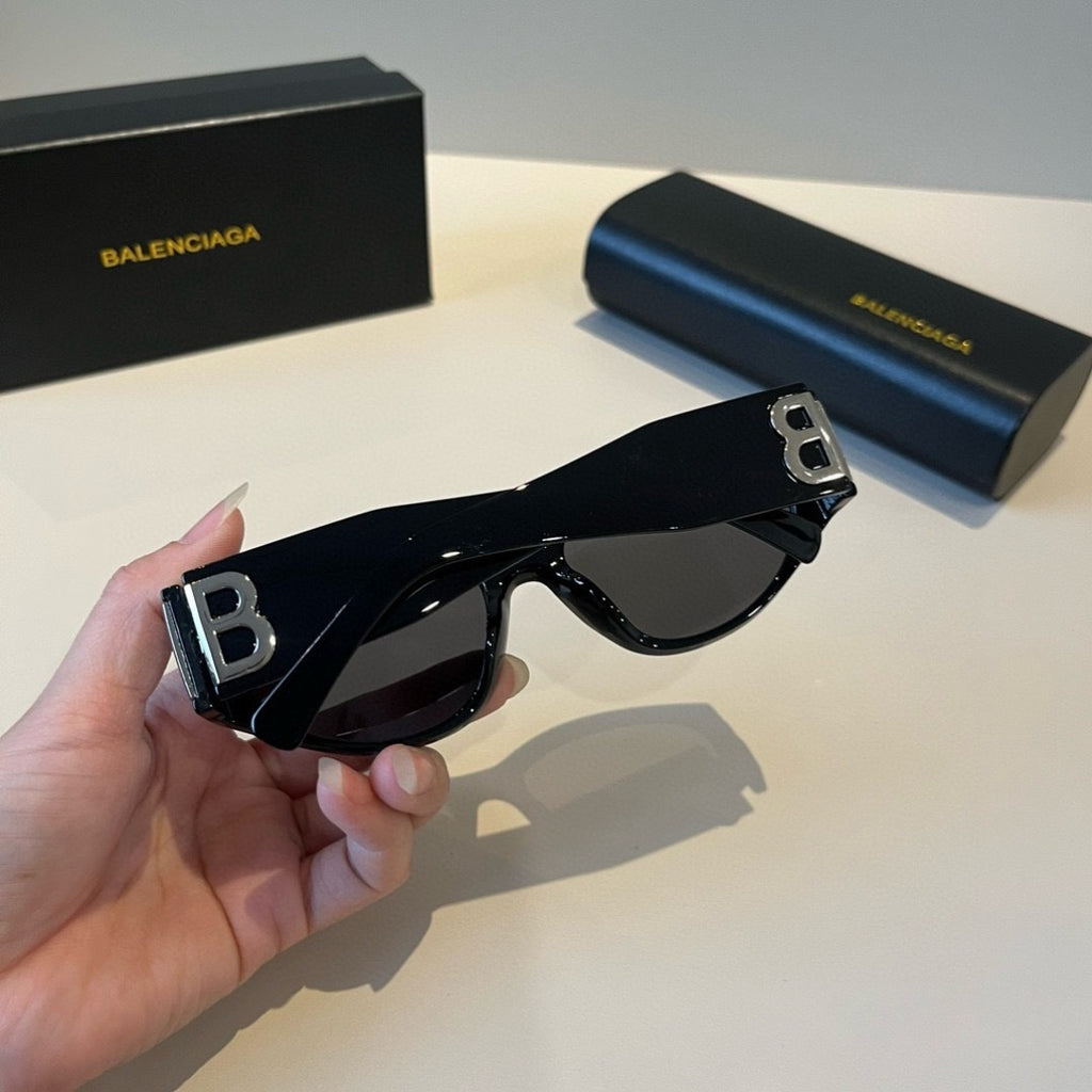 Balenciaga Rectangular Black Lens Sunglasses for Men & Women - 416144 - detail image 5