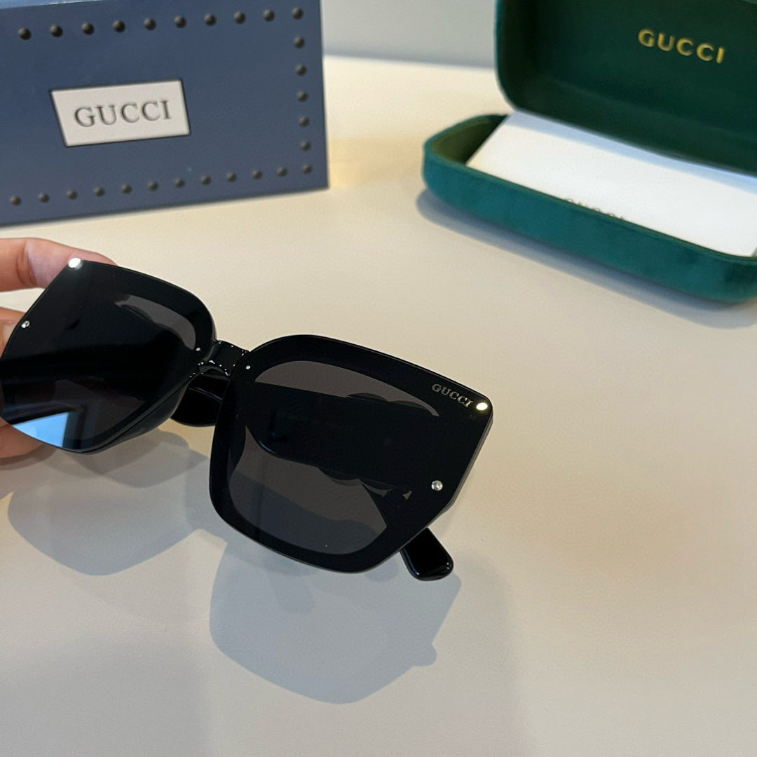 Gucci Oversized Black Lens Sunglasses for Men & Women - 464868 - detail image 7
