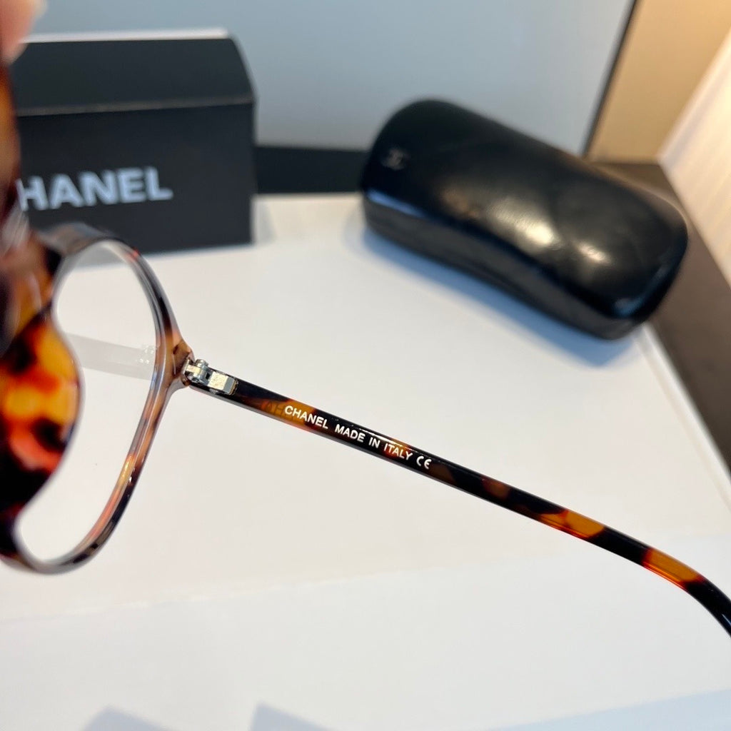 Chanel Oversized Brown Lens Sunglasses for Men & Women - 431537 - detail image 4