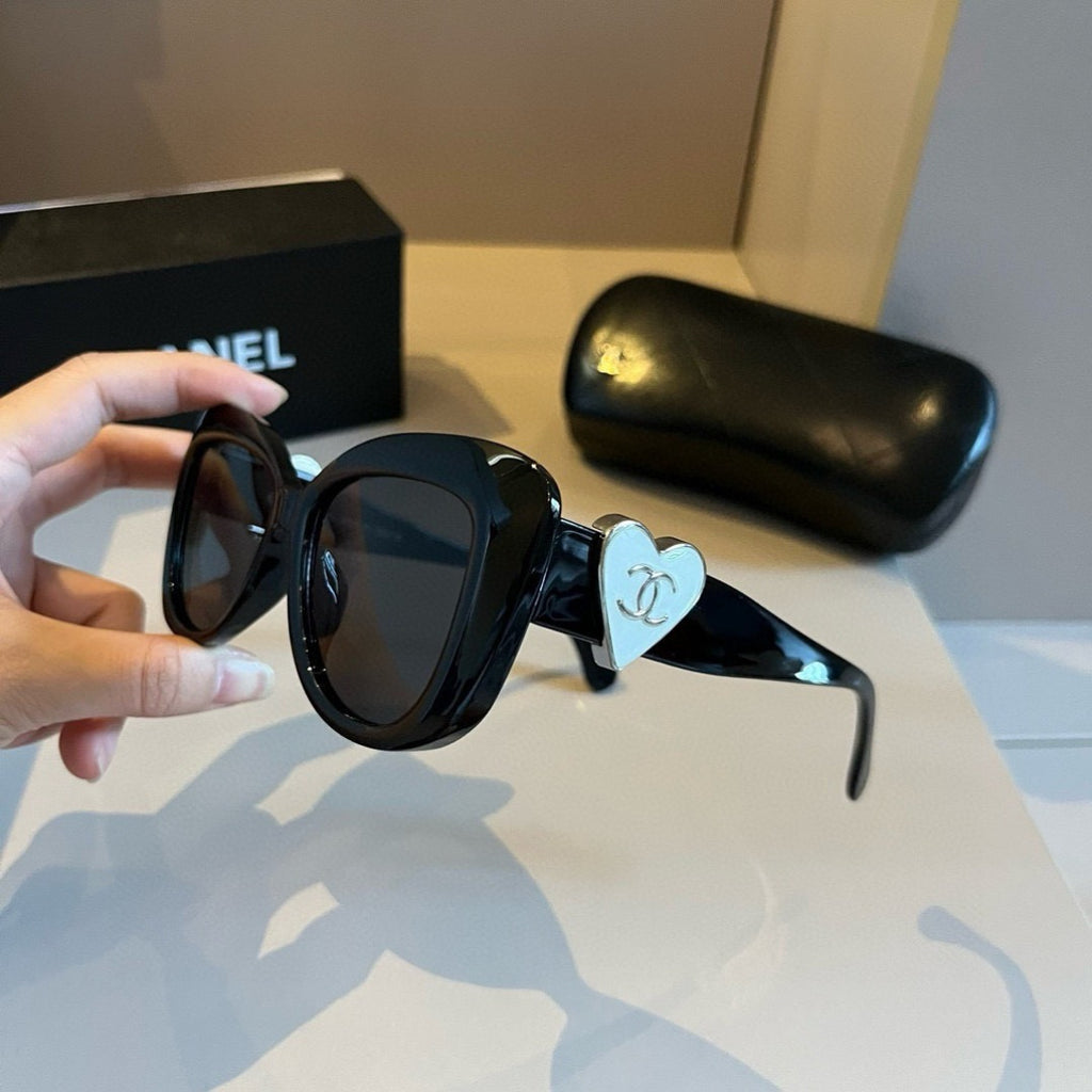 Chanel Fashion Black Lens Sunglasses for Men & Women - 486678 - detail image 3