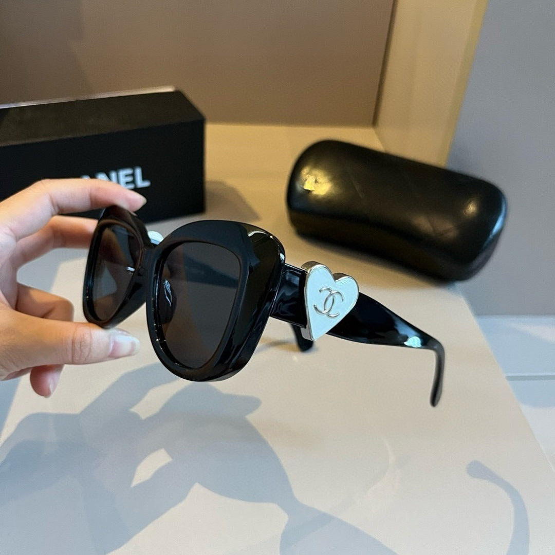 Chanel Fashion Black Lens Sunglasses for Men & Women - 486678 - detail image 3