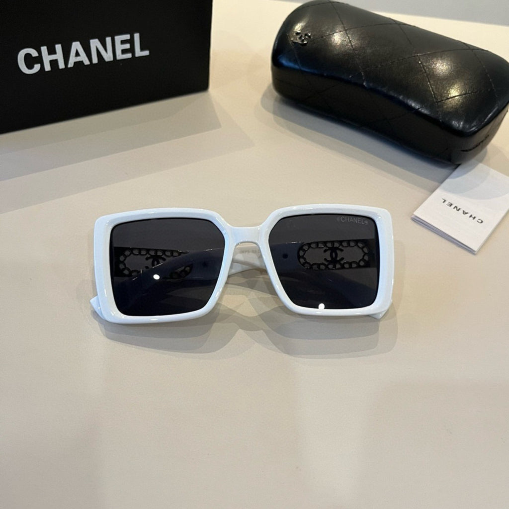 Chanel Oversized Silver Lens Sunglasses for Men & Women - 486679 - detail image 4