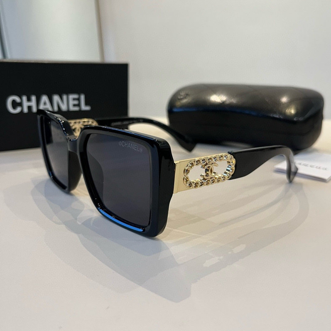 Chanel Oversized Silver Lens Sunglasses for Men & Women - 486680 - detail image 3