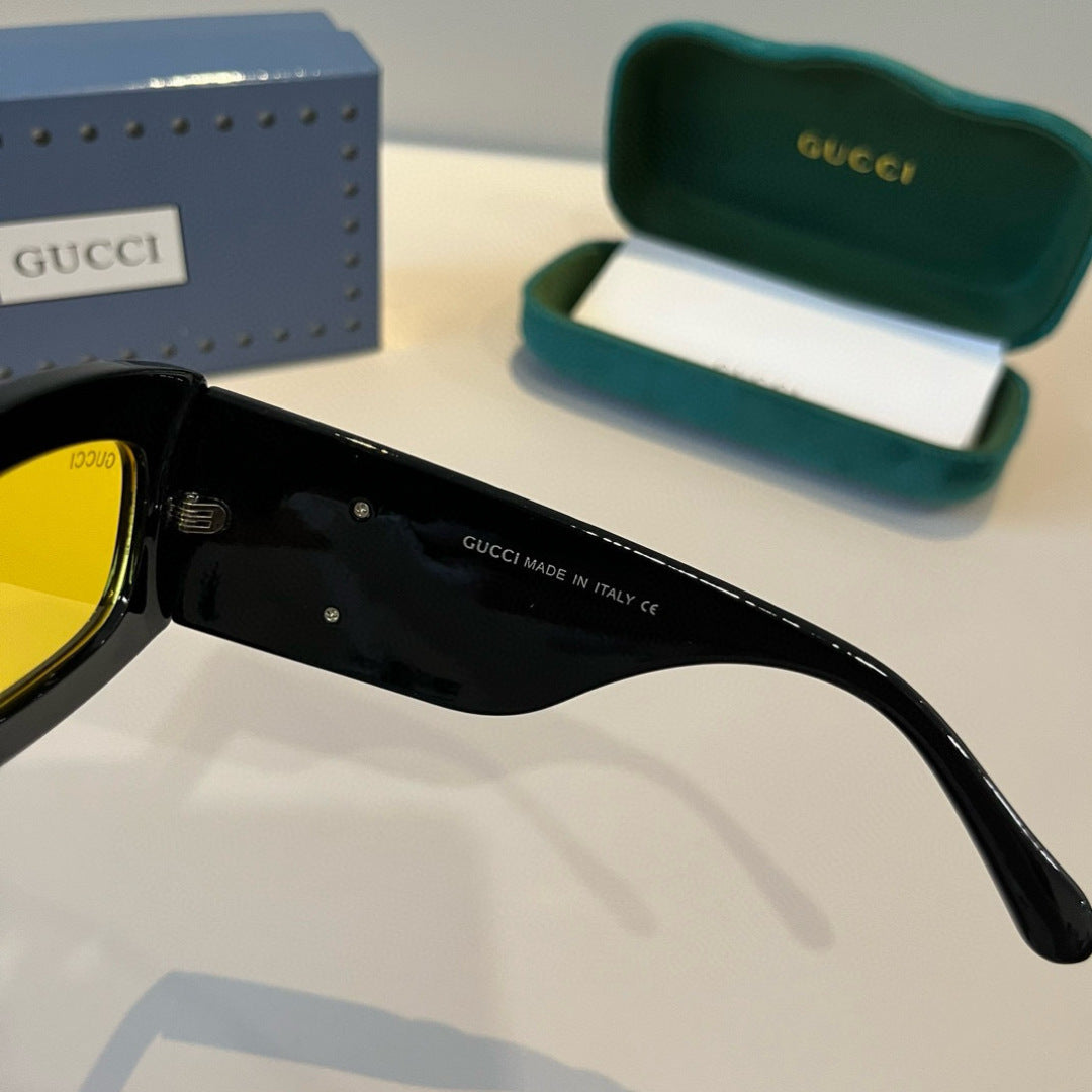 Gucci Oversized Black Lens Sunglasses for Men & Women - 486336 - detail image 4