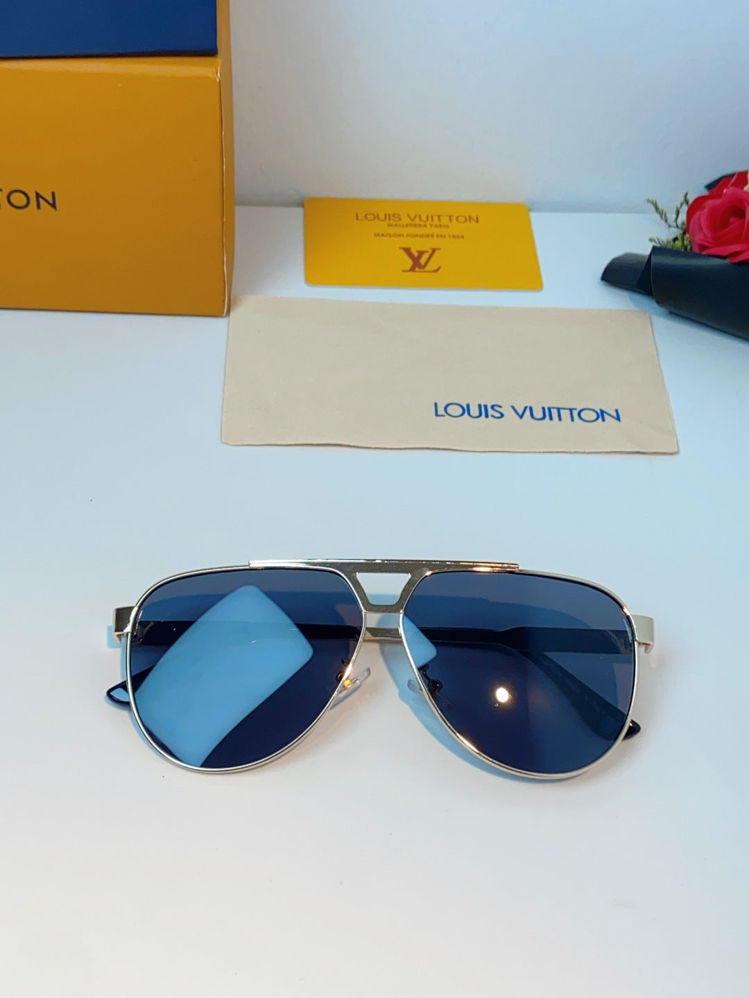 Louis Vuitton Metal Aviator Gray Lens Sunglasses for Men - detail image 9