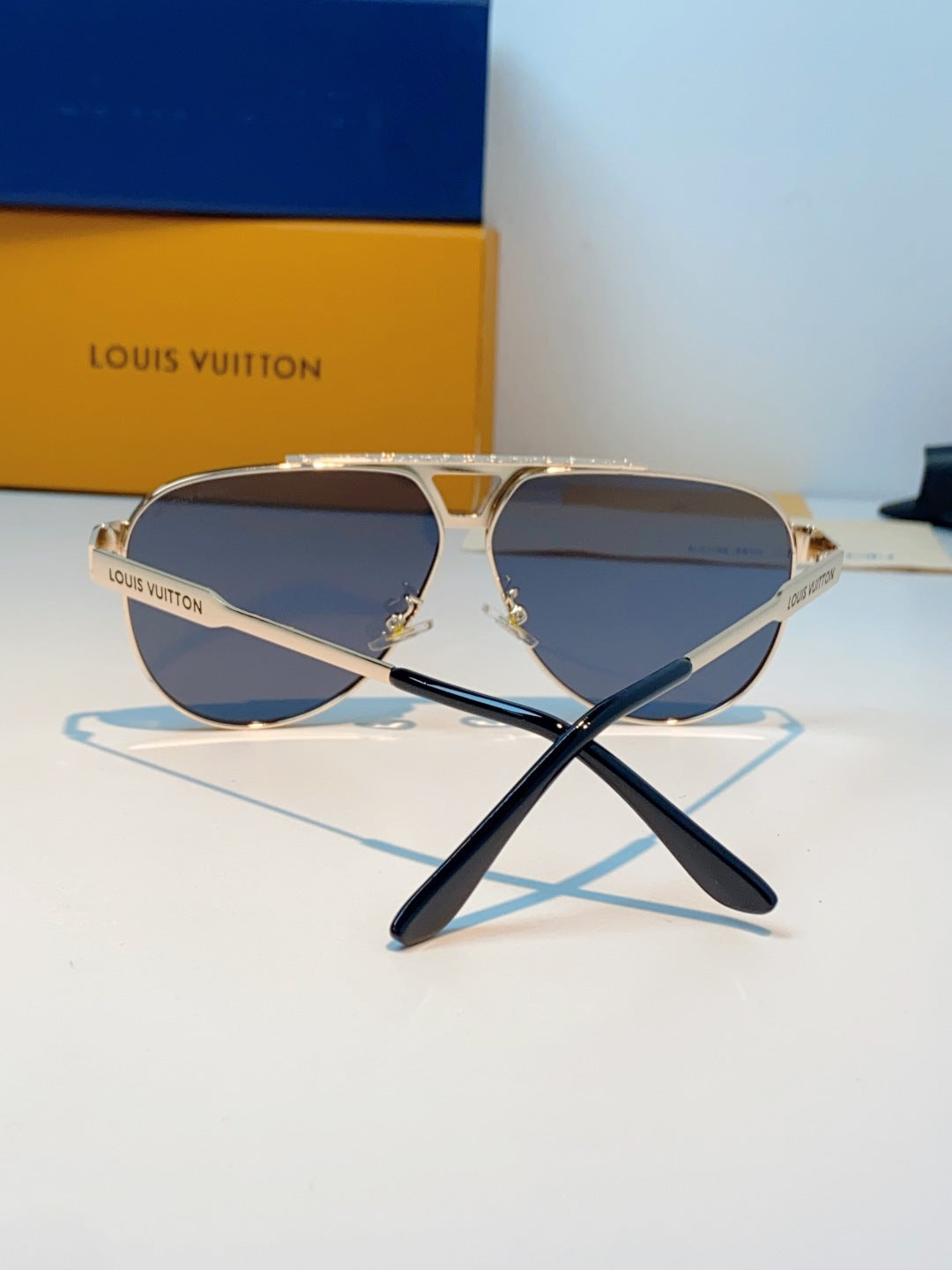 Louis Vuitton Metal Aviator Gray Lens Sunglasses for Men - detail image 3
