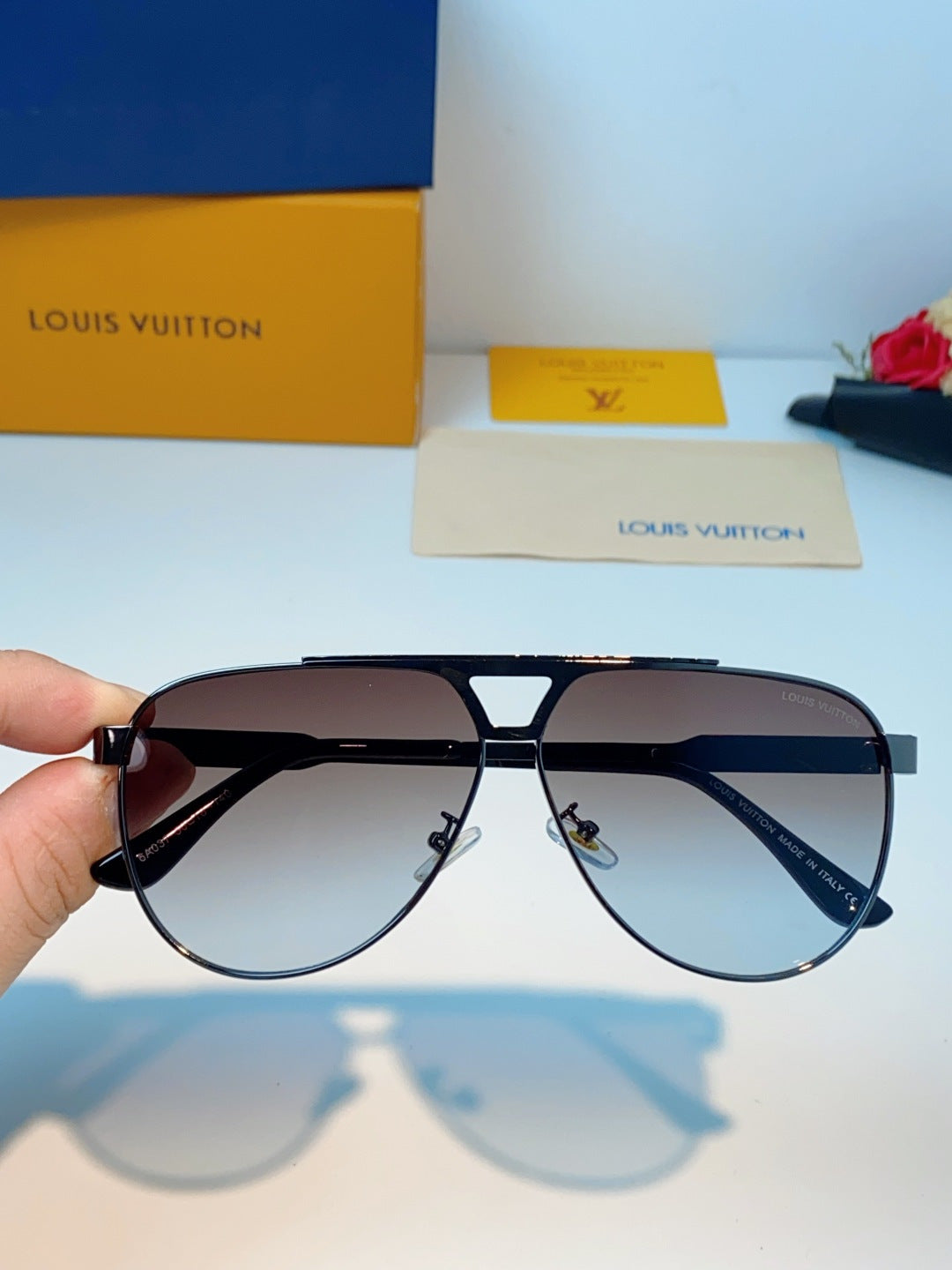 Louis Vuitton Metal Aviator Silver Lens Sunglasses for Men - detail image 4
