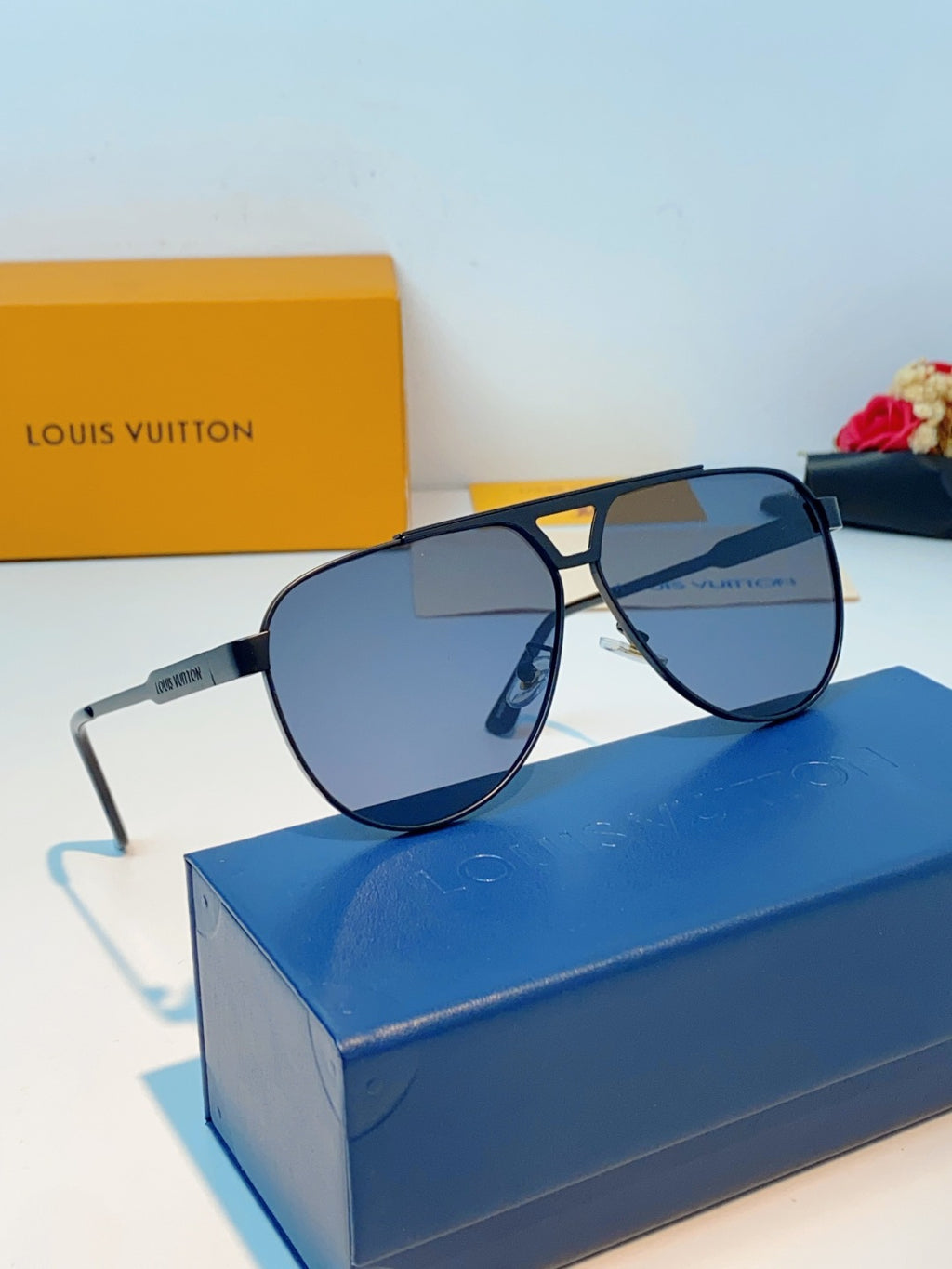Louis Vuitton Metal Aviator Blue Lens Sunglasses for Men - detail image 10