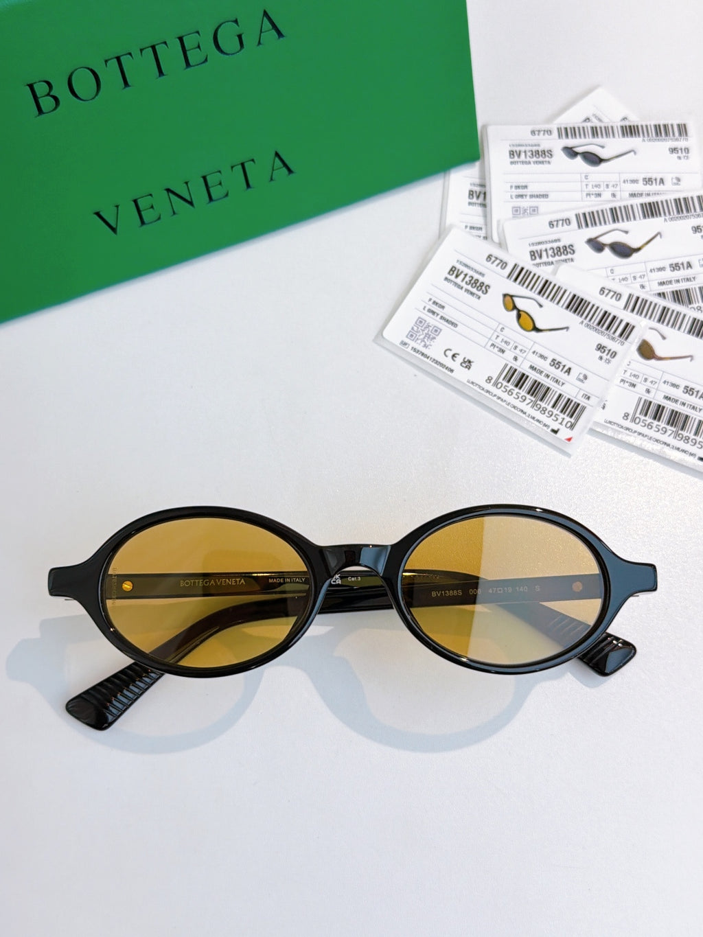 Bottega Veneta BV1388S Fashion Black Lens Sunglasses for Men & Women - detail image 5