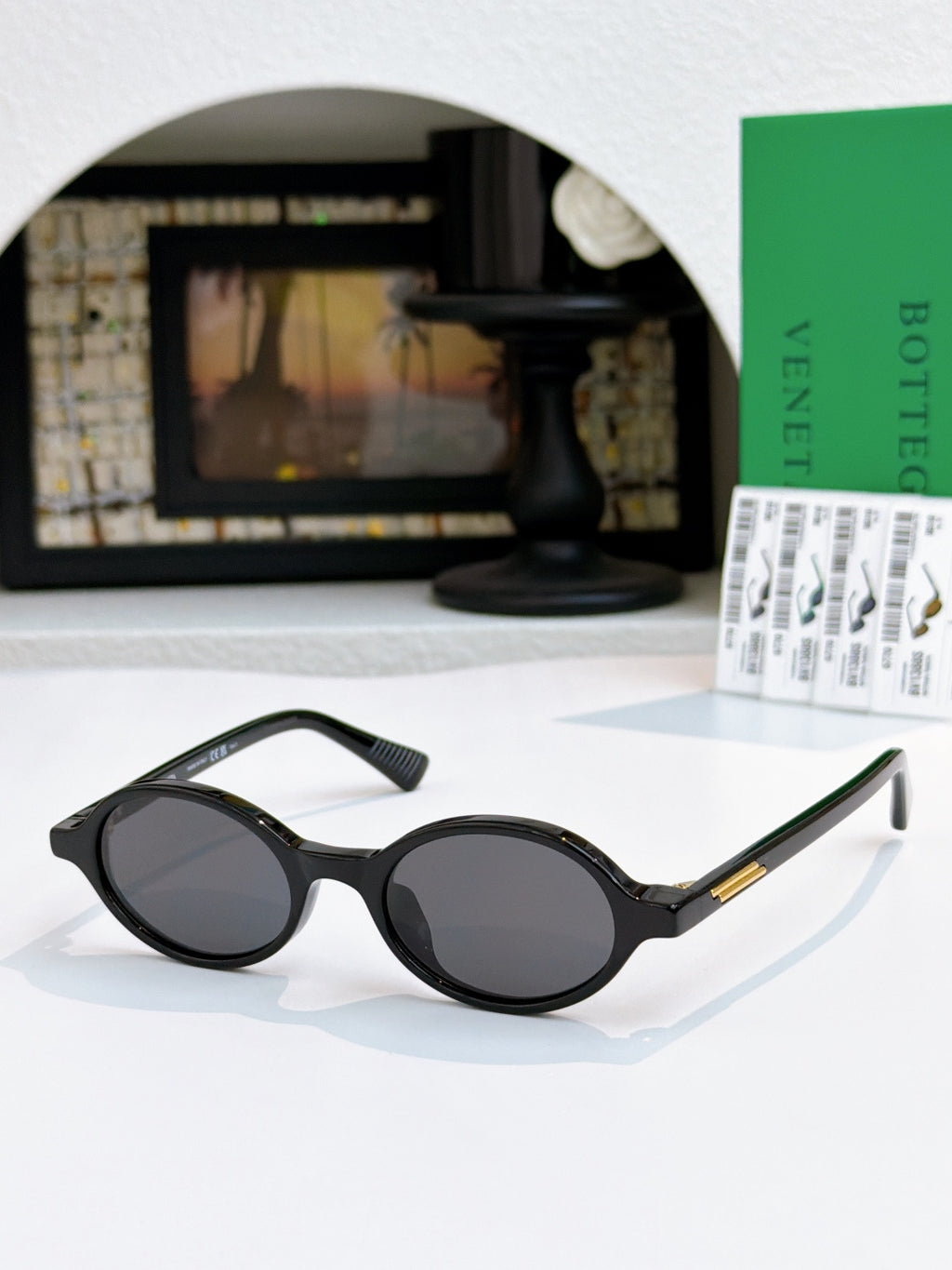 Bottega Veneta BV1388S Fashion Brown Lens Sunglasses for Men & Women - detail image 2