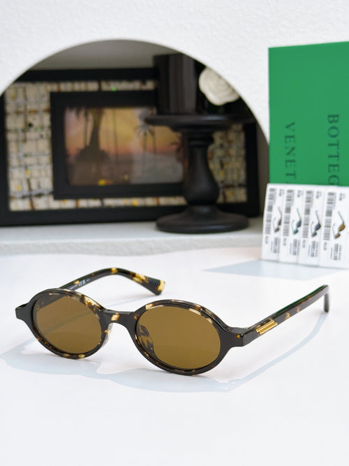 Bottega Veneta BV1388S Fashion Brown Lens Sunglasses for Men & Women