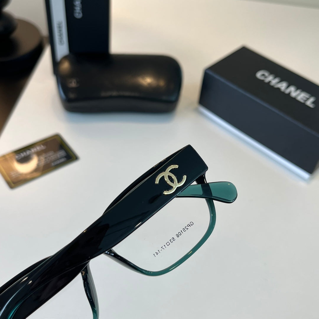 Chanel Oversized Silver Lens Sunglasses for Men & Women - 486651 - detail image 7