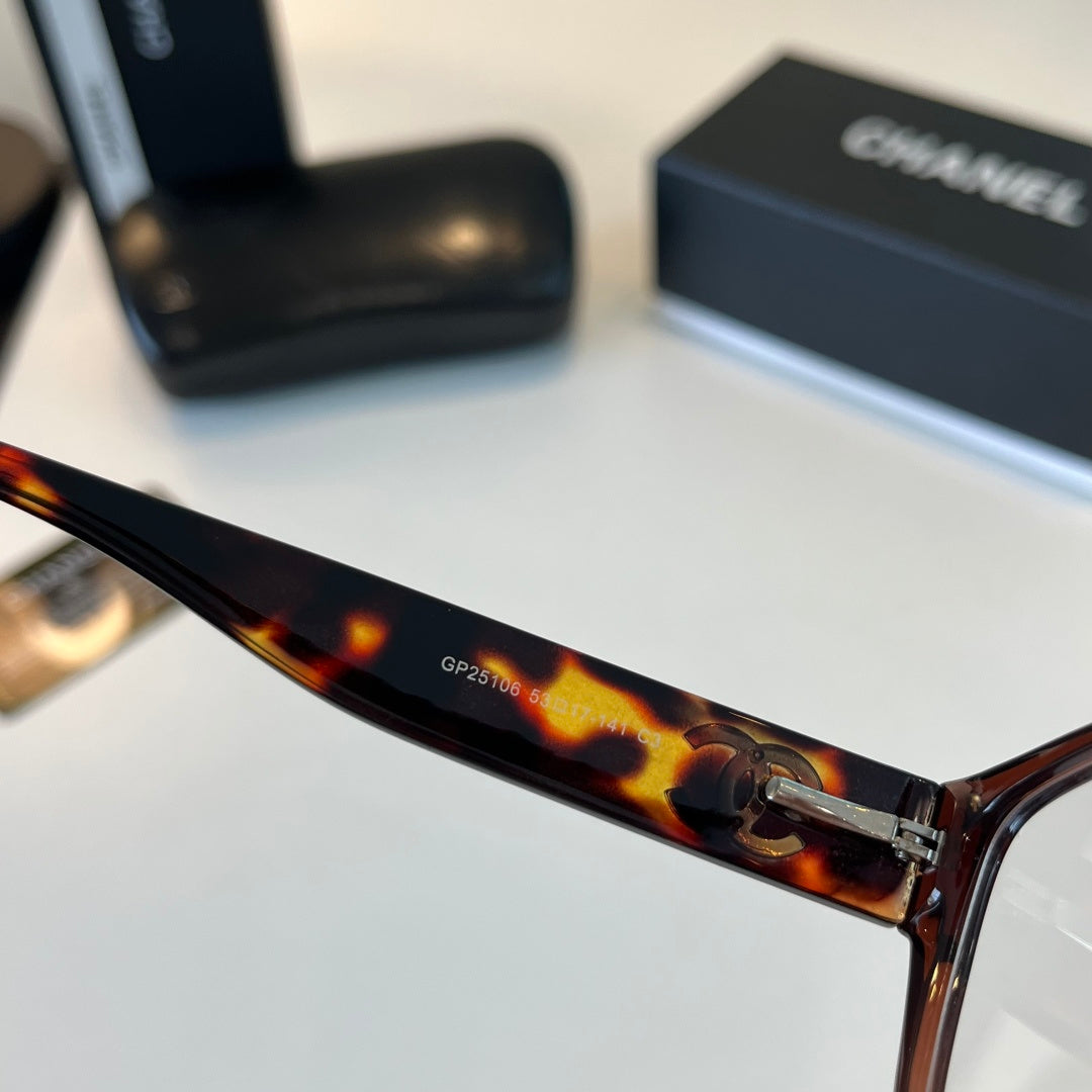 Chanel Oversized Silver Lens Sunglasses for Men & Women - 486652 - detail image 8