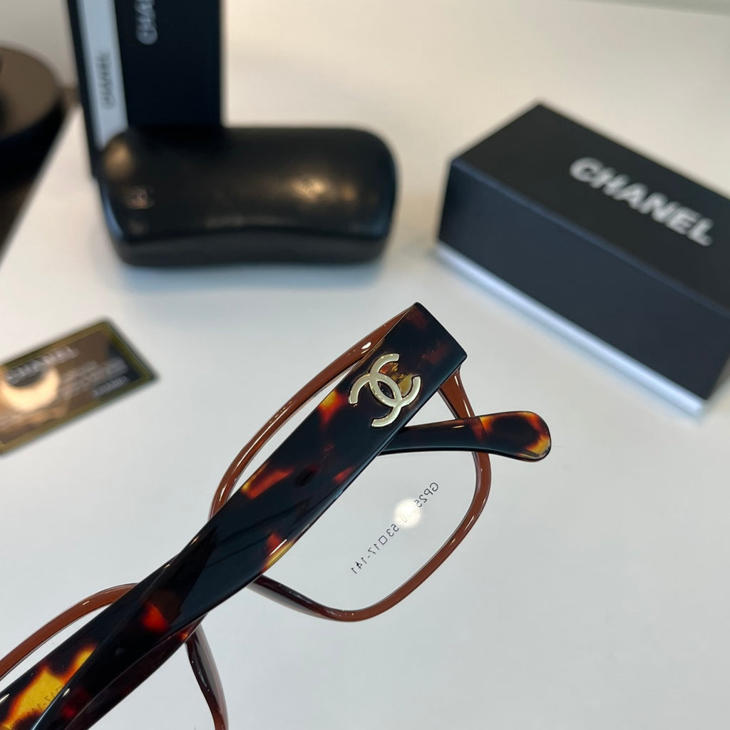 Chanel Oversized Silver Lens Sunglasses for Men & Women - 486652 - detail image 6