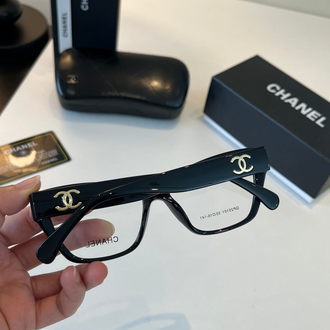 Chanel Oversized Silver Lens Sunglasses for Men & Women - 486654 - detail image 6