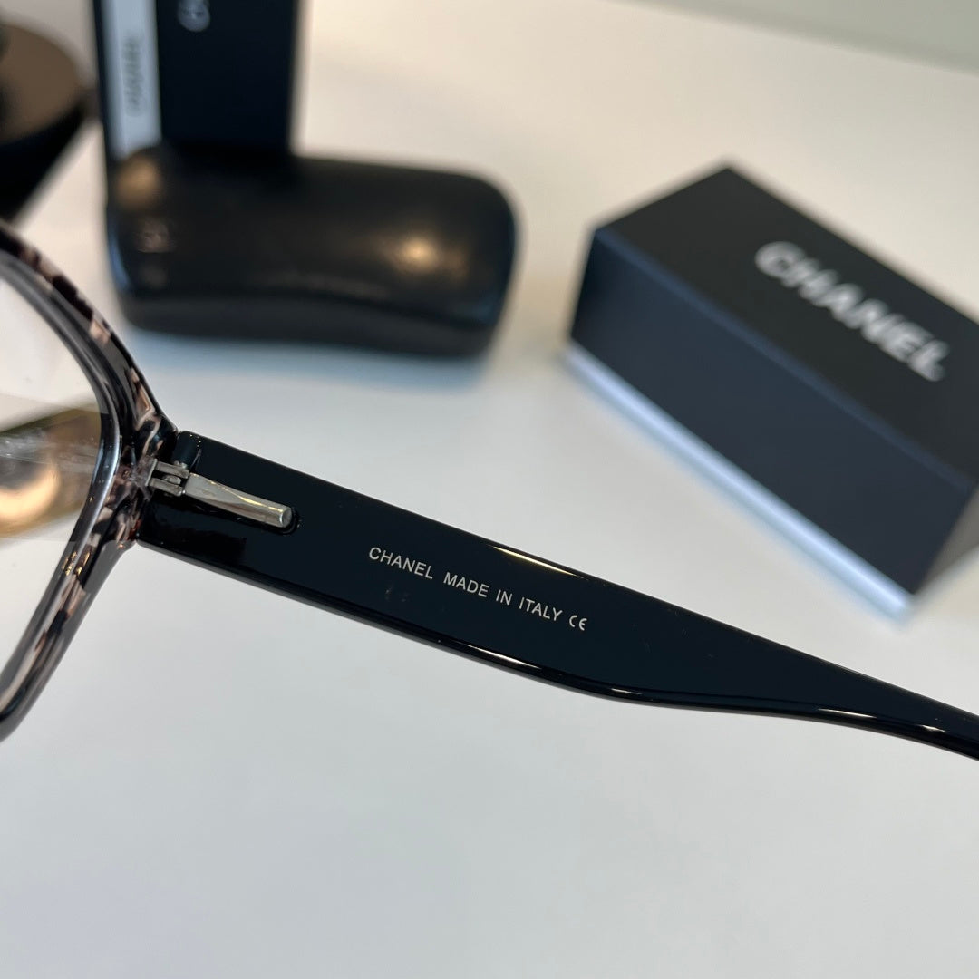 Chanel Oversized Silver Lens Sunglasses for Men & Women - 486655 - detail image 9