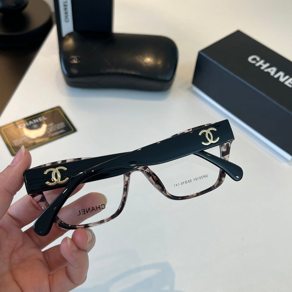 Chanel Oversized Silver Lens Sunglasses for Men & Women - 486655 - detail image 7