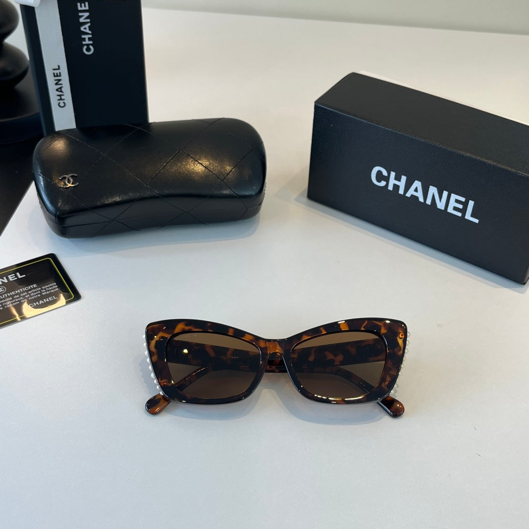 Chanel Fashion Black Lens Sunglasses for Men & Women - 493440 - detail image 4
