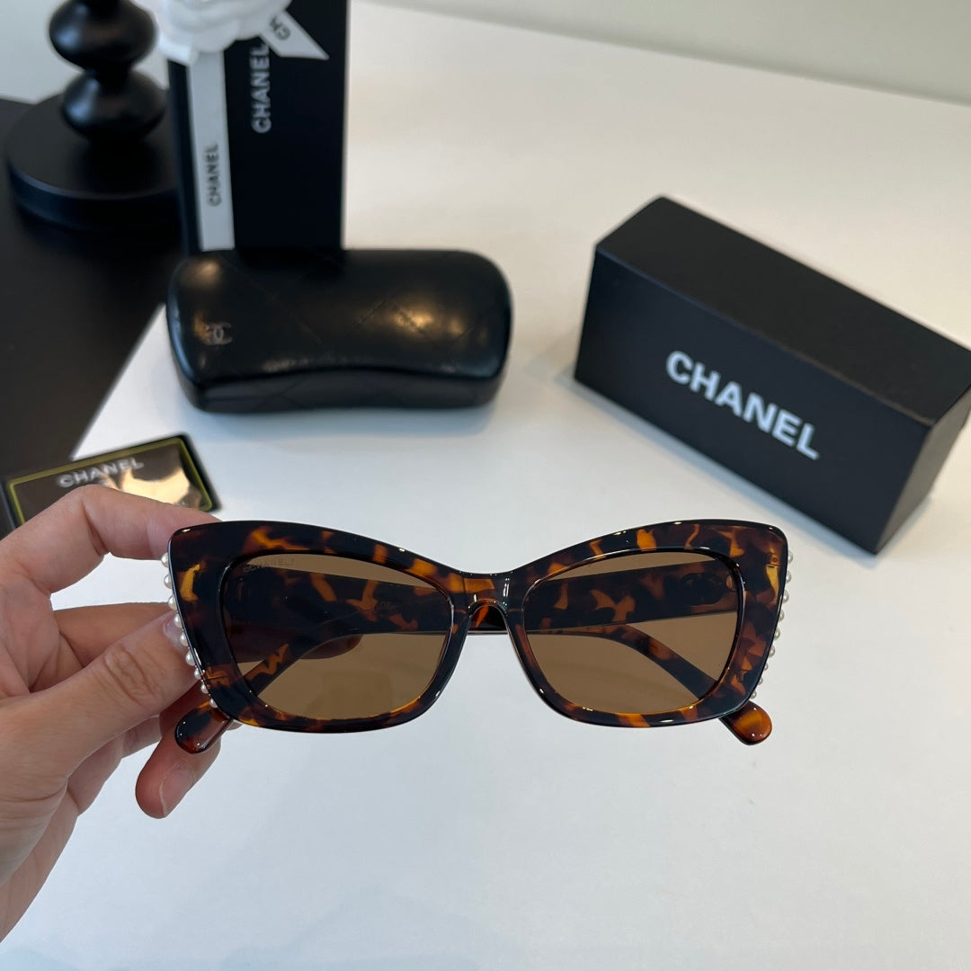 Chanel Fashion Black Lens Sunglasses for Men & Women - 493440 - detail image 5