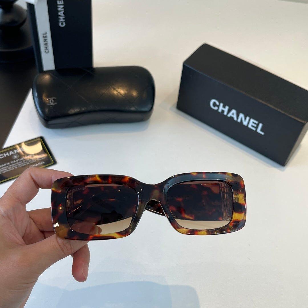Chanel Fashion Black Lens Sunglasses for Men & Women - 493444 - detail image 6