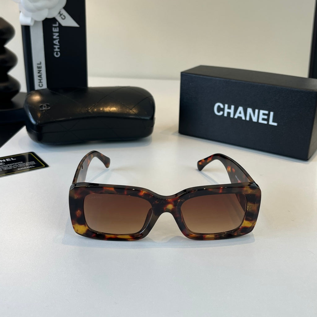 Chanel Fashion Black Lens Sunglasses for Men & Women - 493444 - detail image 2