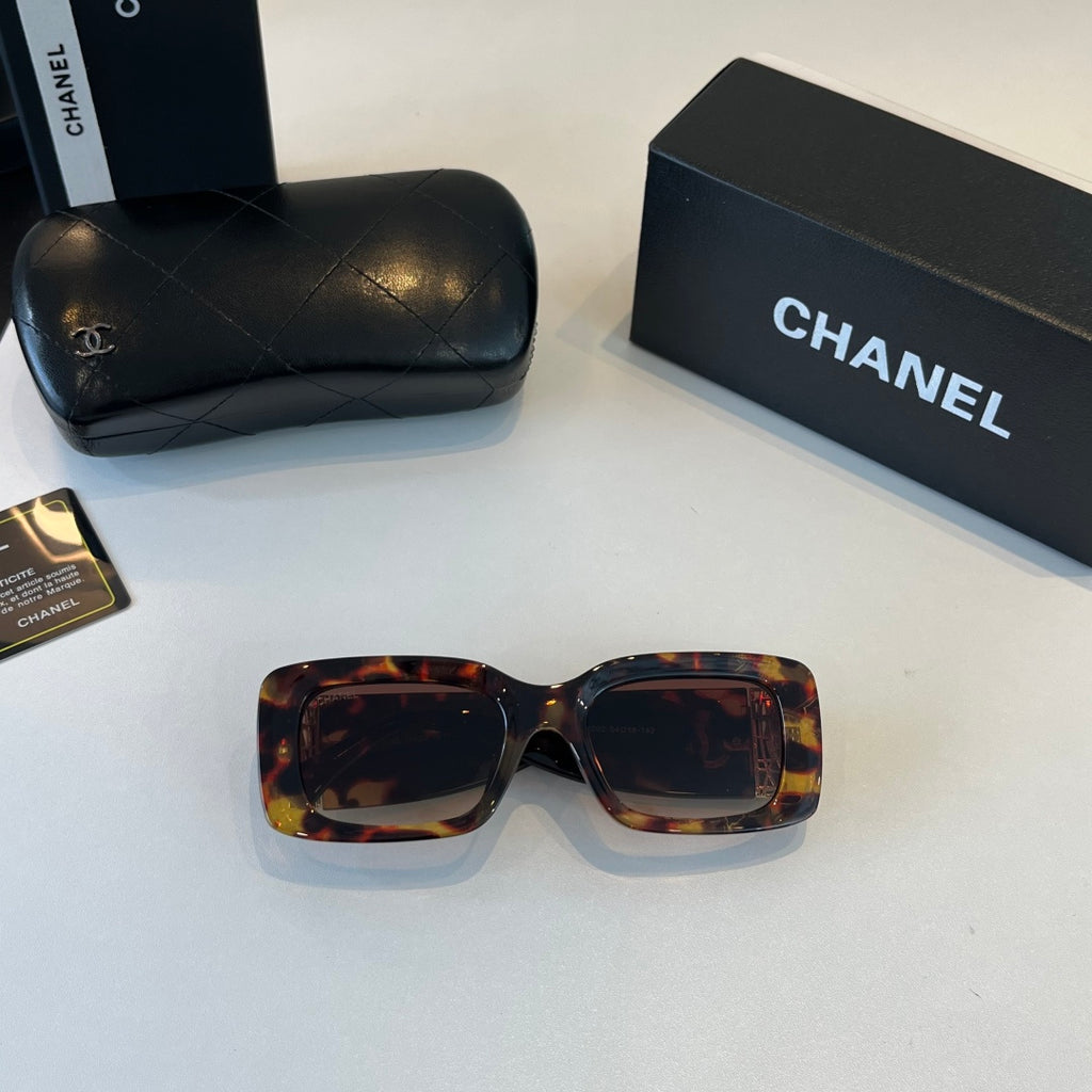 Chanel Fashion Black Lens Sunglasses for Men & Women - 493444 - detail image 5
