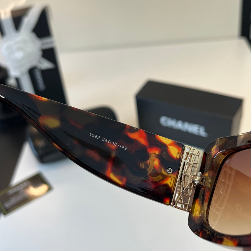 Chanel Fashion Black Lens Sunglasses for Men & Women - 493444 - detail image 9