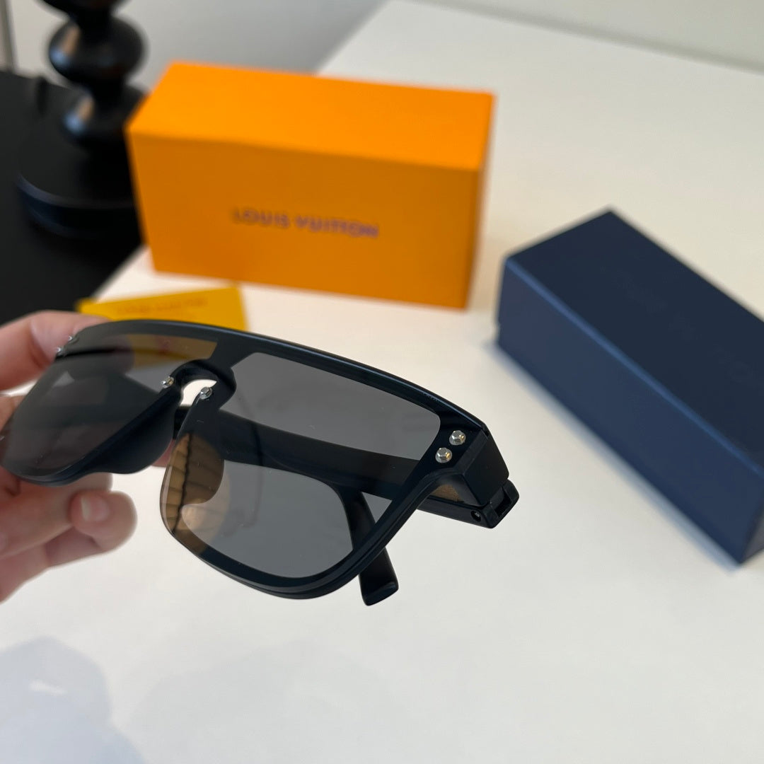 Louis Vuitton Fashion Black Lens Sunglasses for Men & Women - 431119 - detail image 7