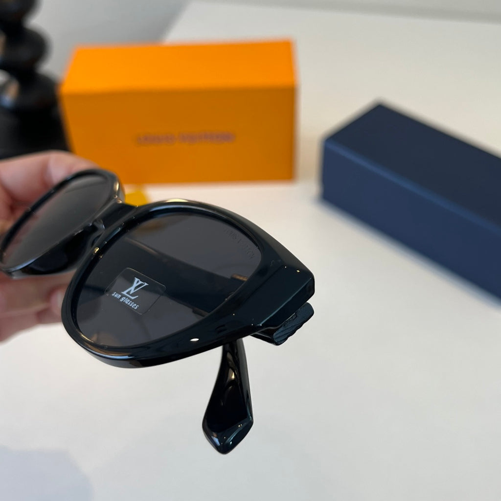 Louis Vuitton Fashion Black Lens Sunglasses for Men & Women - 431123 - detail image 5