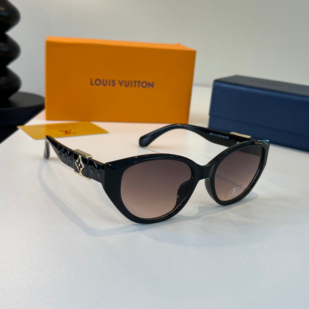 Louis Vuitton Fashion Silver Lens Sunglasses for Men & Women - 493163