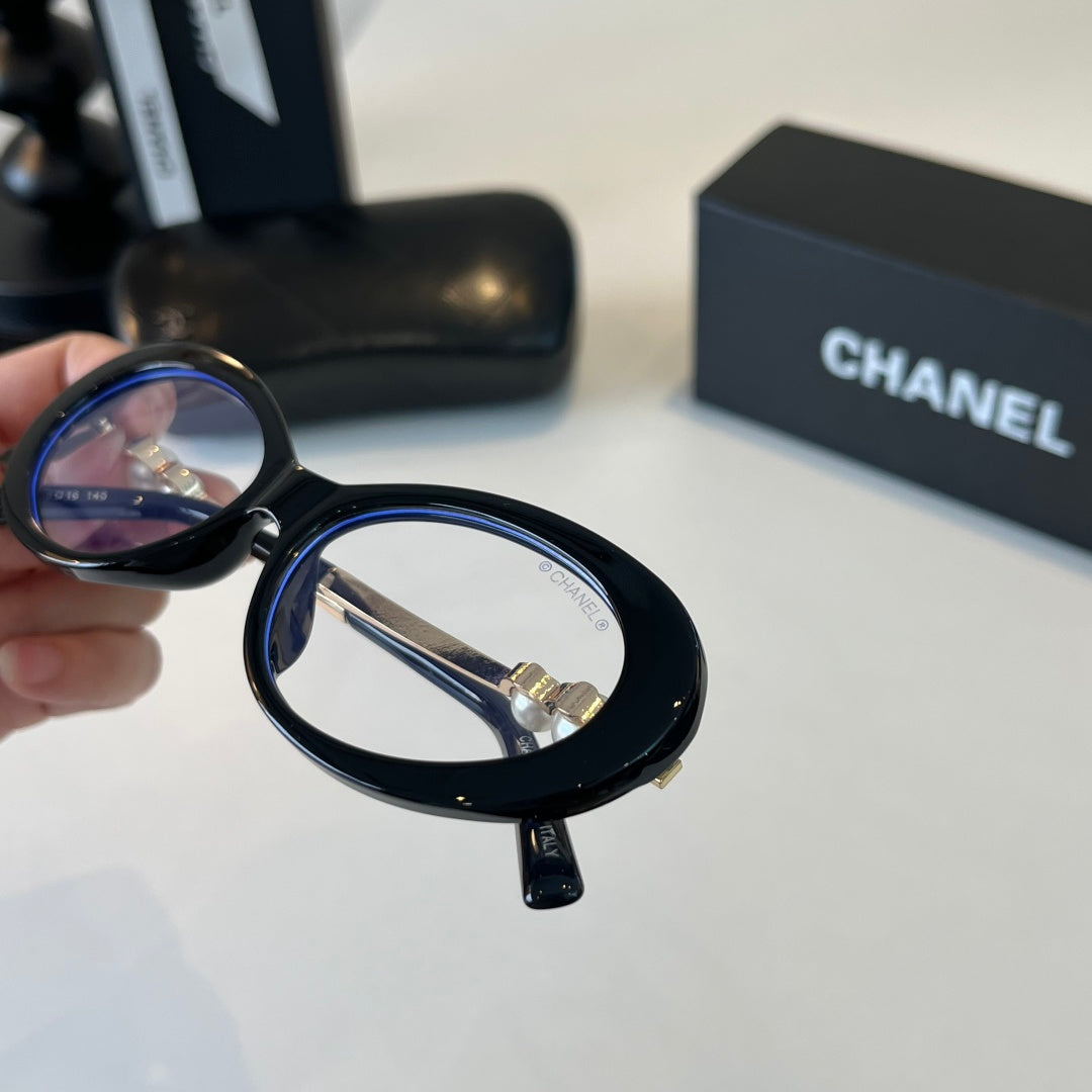 Chanel Cat-Eye Silver Lens Sunglasses for Men & Women - 431521 - detail image 6