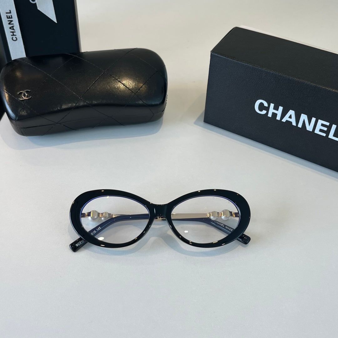 Chanel Cat-Eye Silver Lens Sunglasses for Men & Women - 431521 - detail image 4