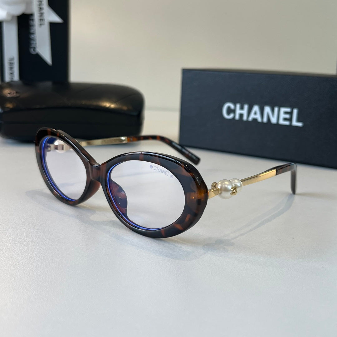 Chanel Cat-Eye Silver Lens Sunglasses for Men & Women - 431523 - detail image 3