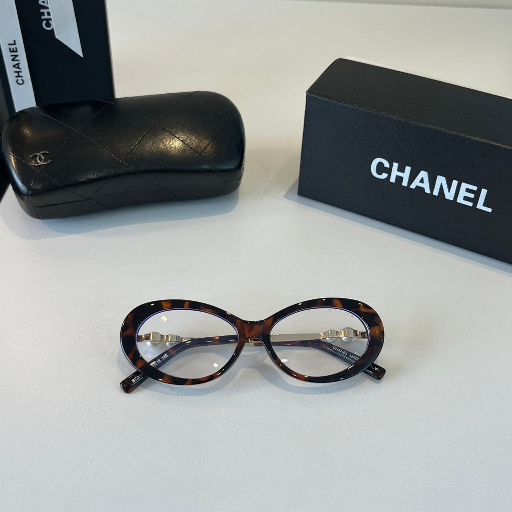 Chanel Cat-Eye Silver Lens Sunglasses for Men & Women - 431523 - detail image 4