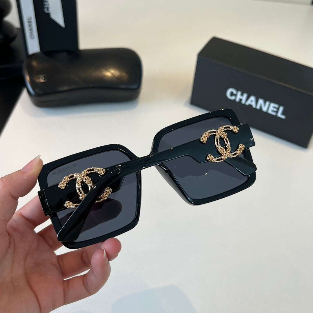Chanel Fashion Black Lens Sunglasses for Men & Women - 431525 - detail image 8