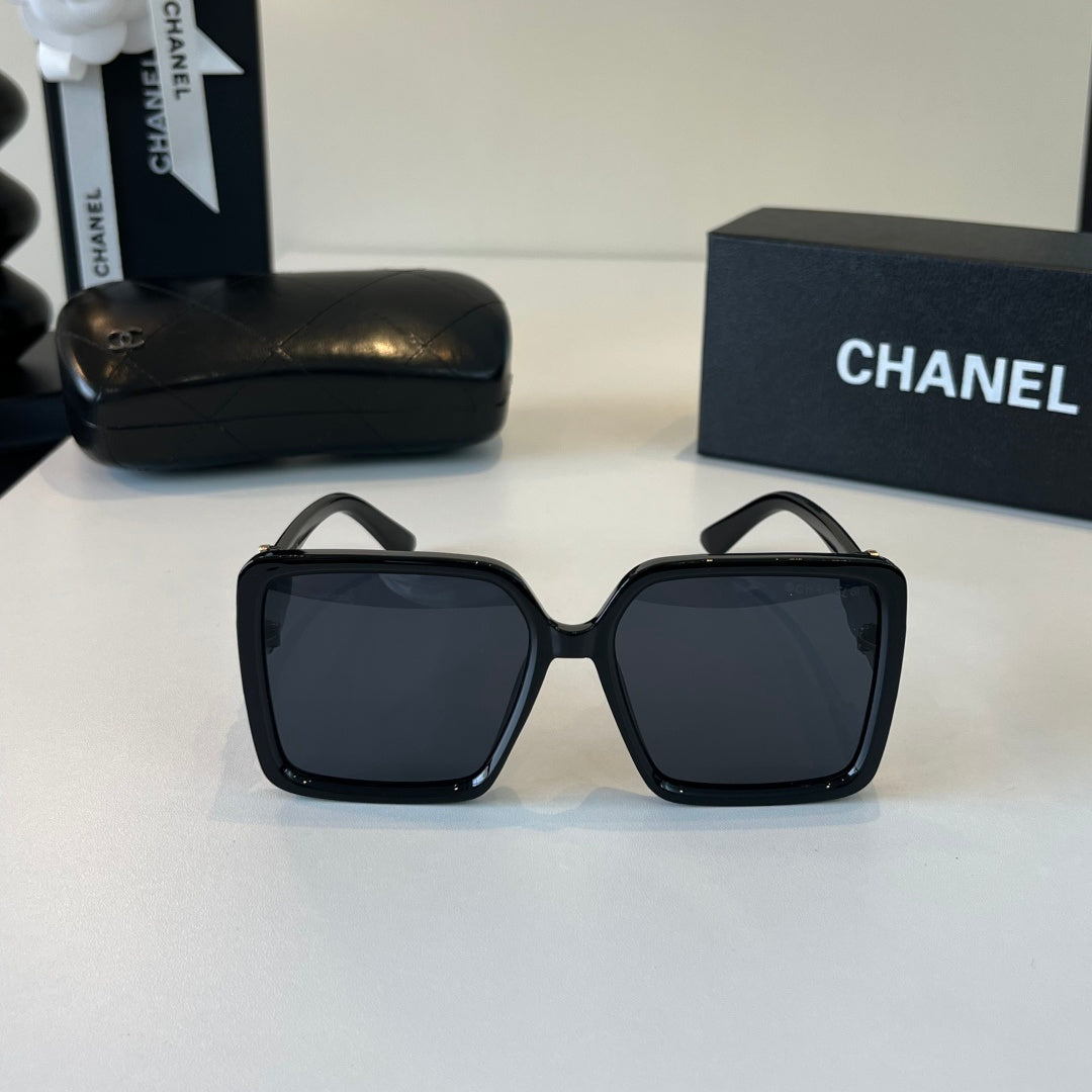 Chanel Fashion Black Lens Sunglasses for Men & Women - 431525 - detail image 2