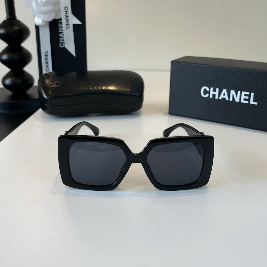 Chanel Fashion Black Lens Sunglasses for Men & Women - 431526 - detail image 2