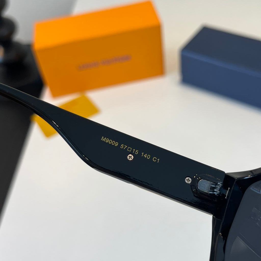 Louis Vuitton Fashion Black Lens Sunglasses for Men & Women - 431125 - detail image 10