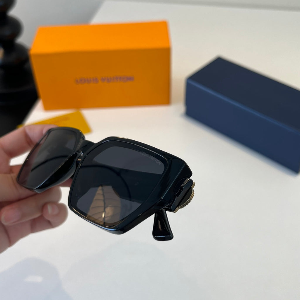 Louis Vuitton Fashion Black Lens Sunglasses for Men & Women - 493164 - detail image 7
