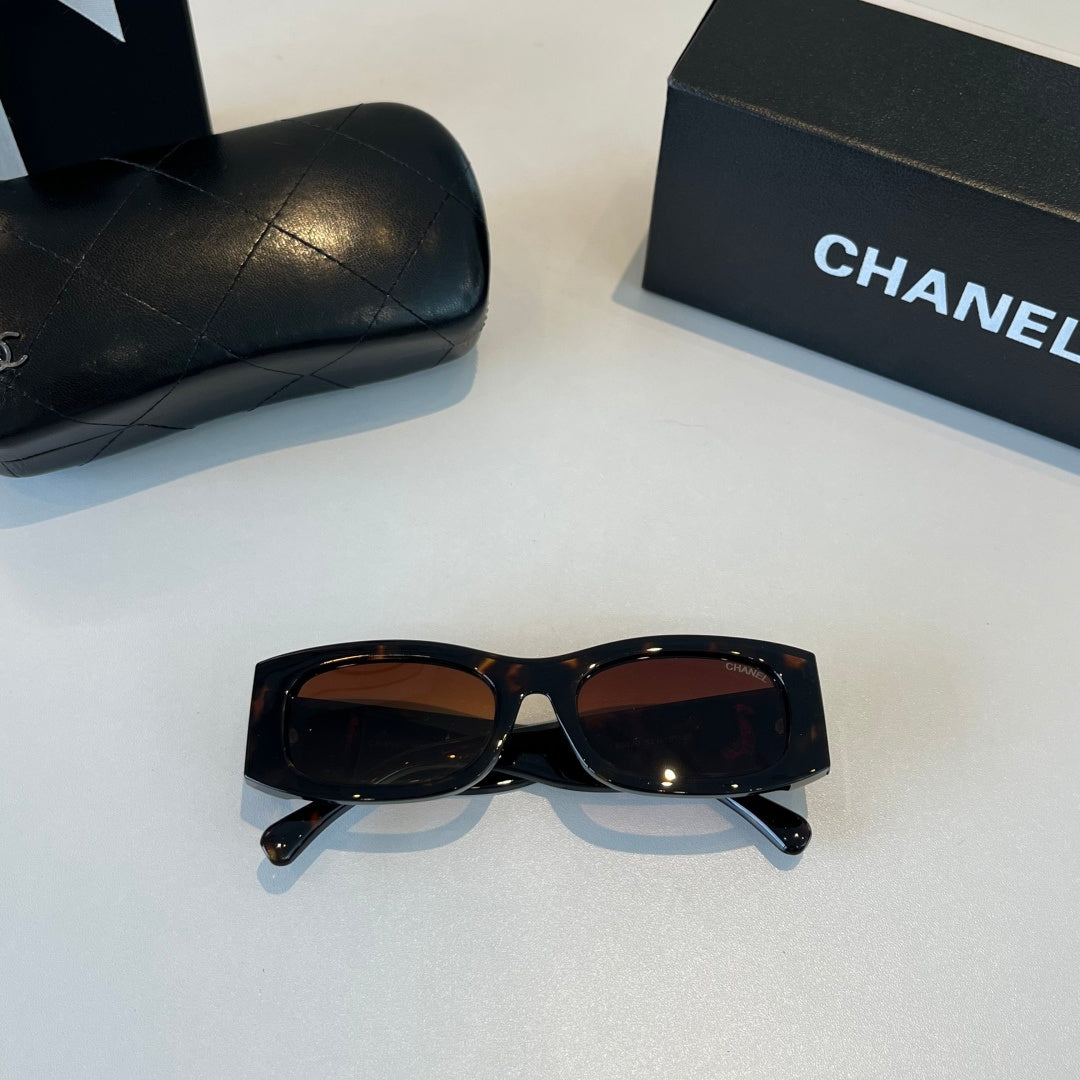 Chanel Fashion Black Lens Sunglasses for Men & Women - 465199 - detail image 4