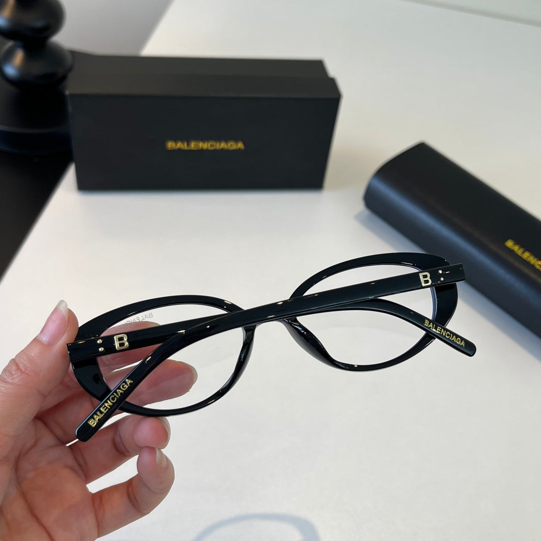Balenciaga Rectangular Silver Lens Sunglasses for Men & Women - 466040 - detail image 8