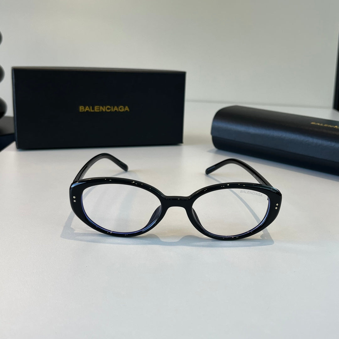 Balenciaga Rectangular Silver Lens Sunglasses for Men & Women - 466040 - detail image 2