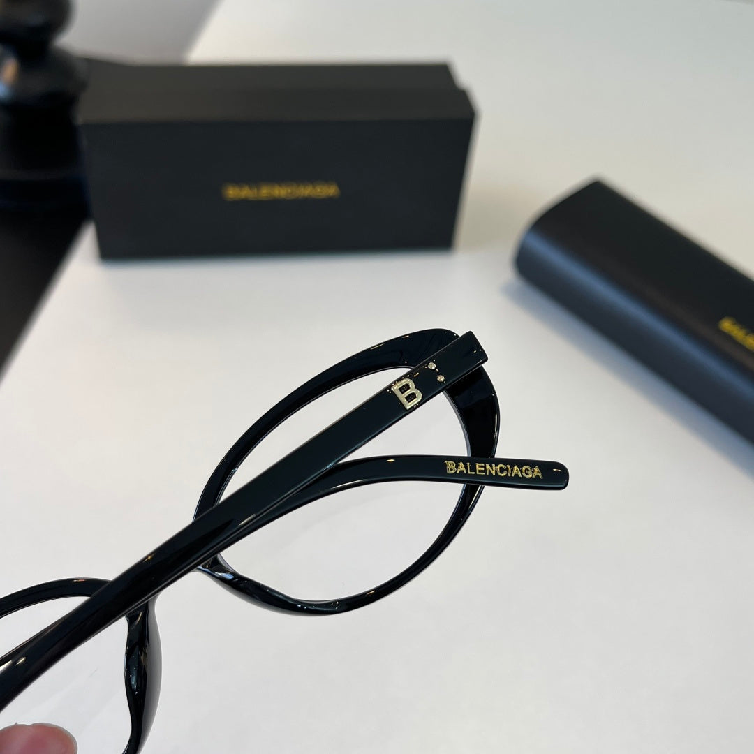 Balenciaga Rectangular Silver Lens Sunglasses for Men & Women - 416123 - detail image 7