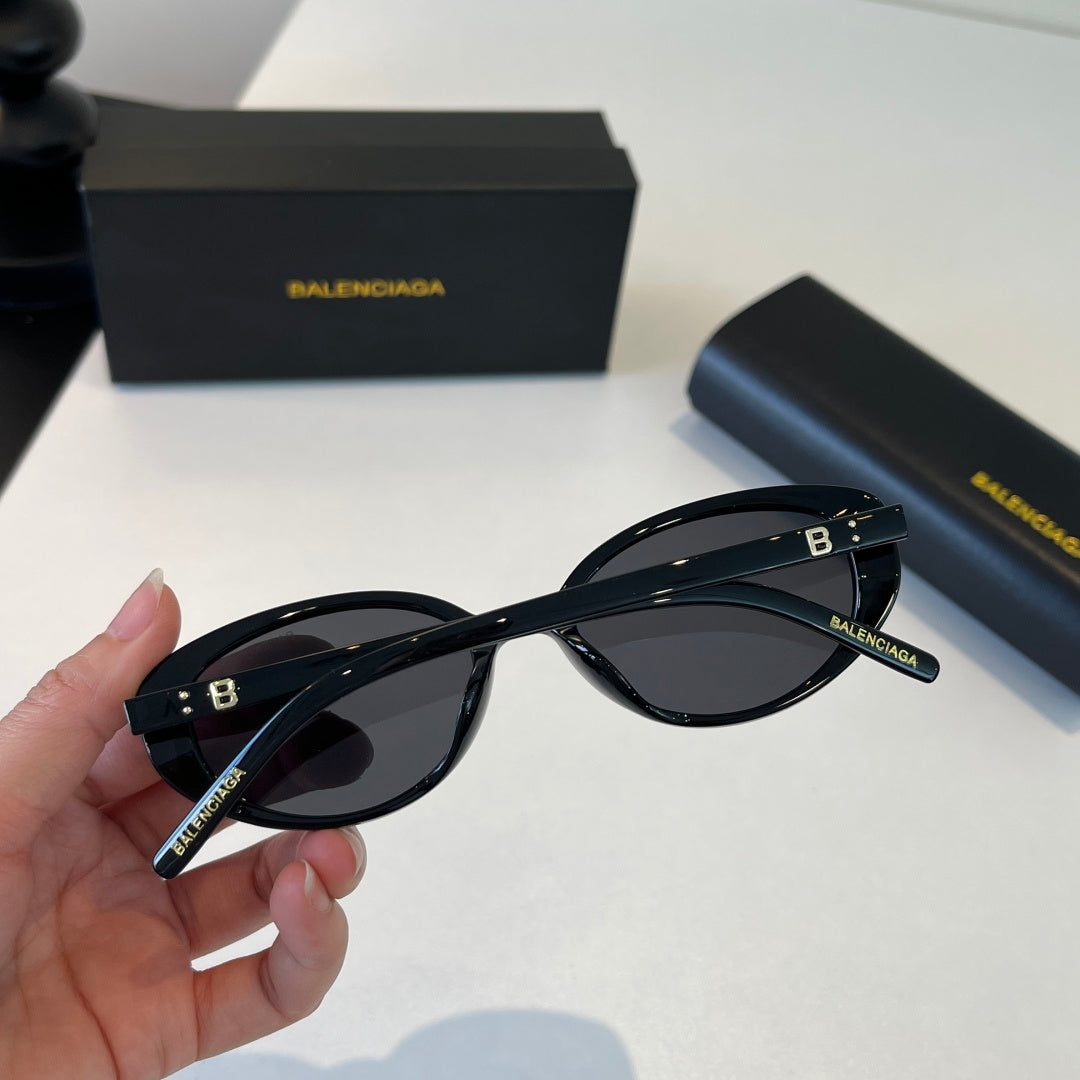 Balenciaga Rectangular Silver Lens Sunglasses for Men & Women - 416124 - detail image 8